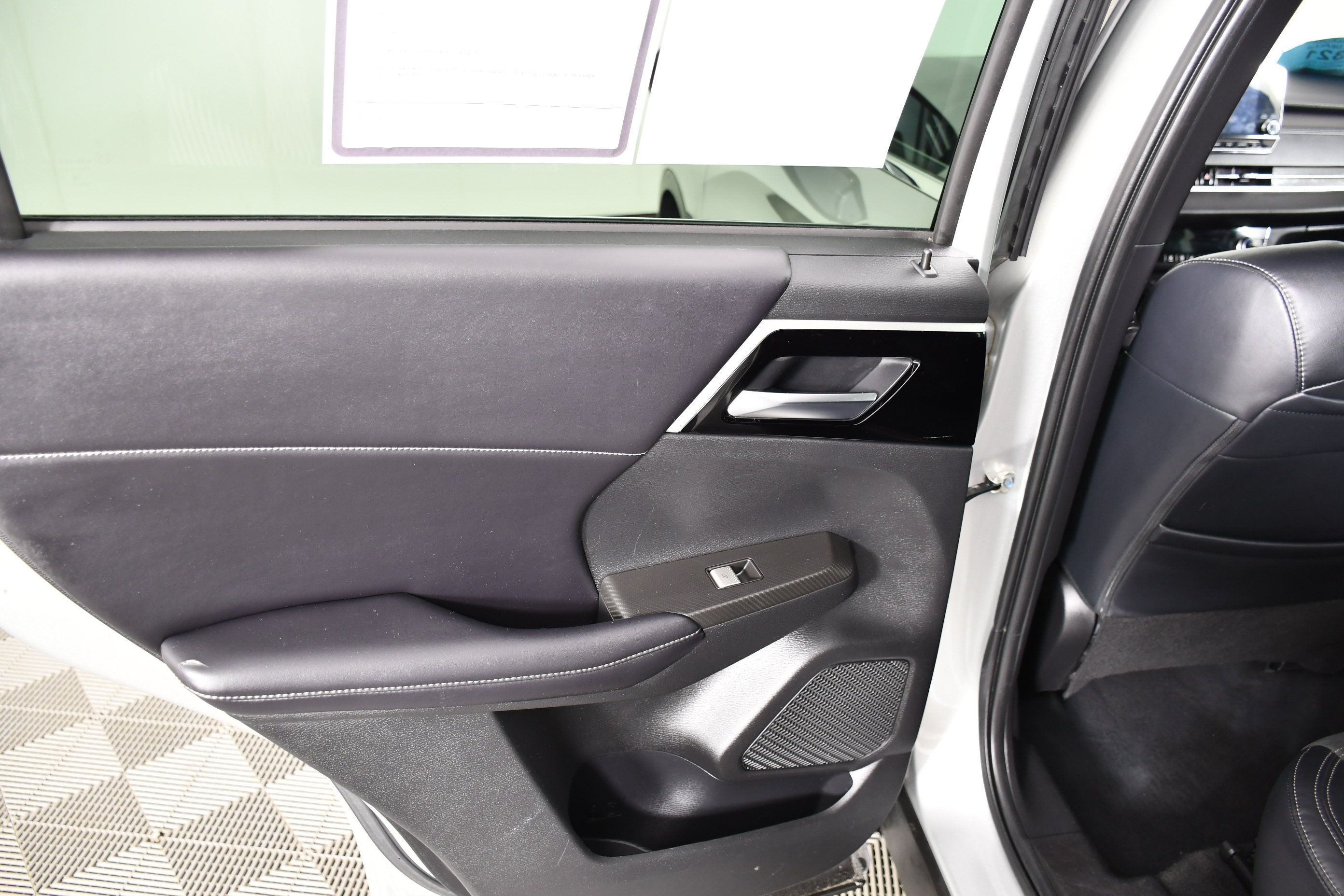 Used 2022 Mitsubishi Outlander SE AWD/4WD image 43
