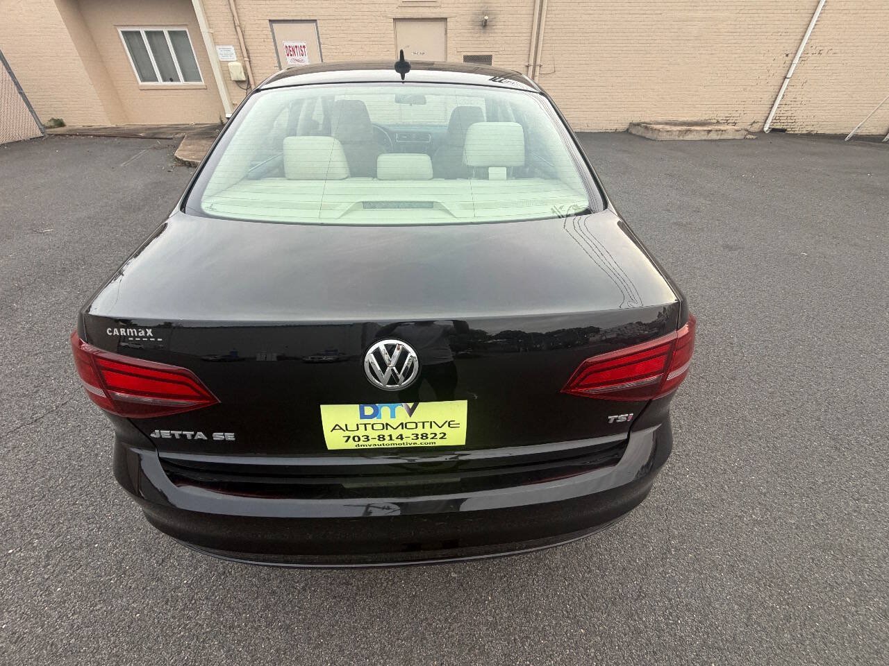 Used 2017 Volkswagen Jetta SE FWD image 4