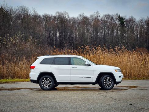 Used 2019 Jeep Grand Cherokee Limited image 3