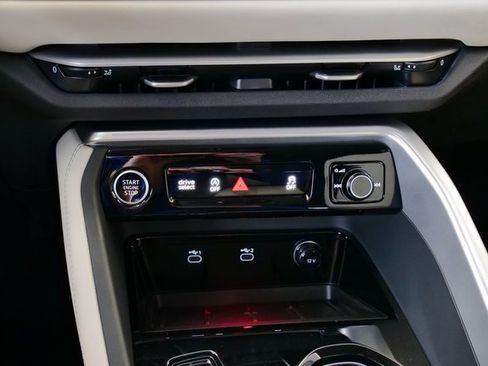 New 2025 Audi Q5 Premium image 24