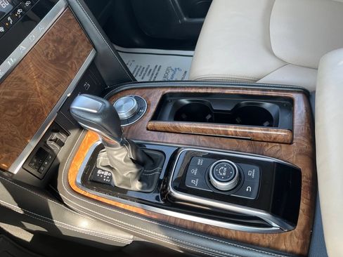 Used 2023 Nissan Armada SL w/ Captain's Chairs Package AWD/4WD image 21