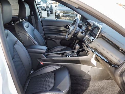 New 2026 Jeep Compass Latitude AWD/4WD image 17