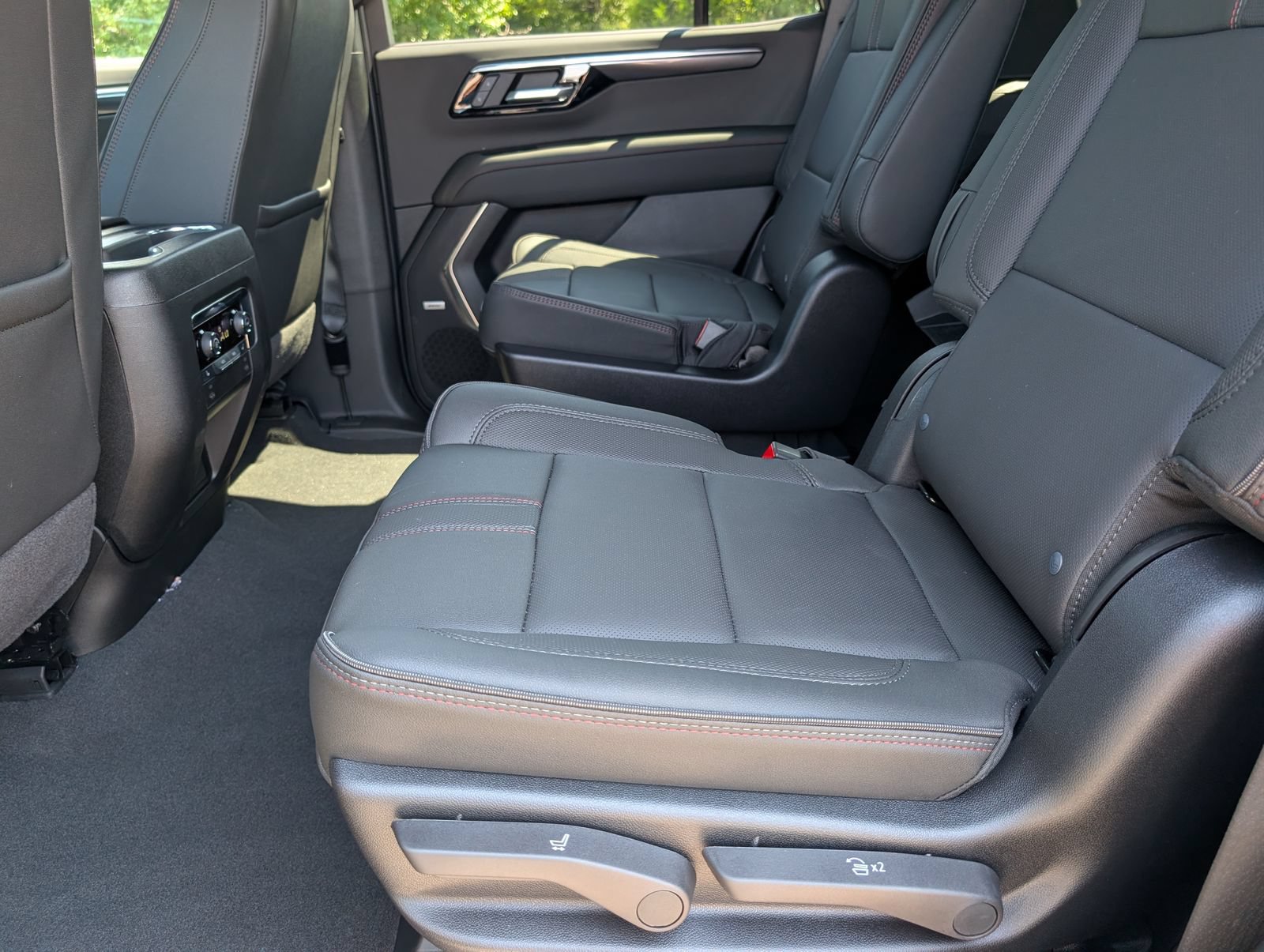 New 2026 Chevrolet Tahoe RST w/ RST Capability Package AWD/4WD image 8