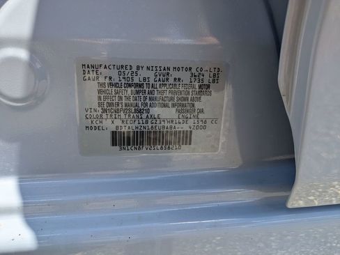 New 2025 Nissan Versa SR w/ Trunk Package image 35