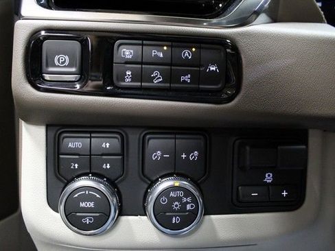 New 2026 GMC Yukon XL Denali w/ Denali Reserve Package AWD/4WD image 24