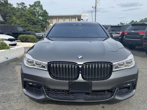 Used 2017 BMW 750i RWD image 4
