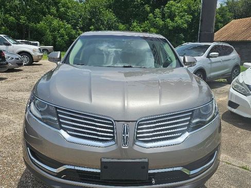 Used 2016 Lincoln MKX Select w/ Select Plus Package FWD image 5