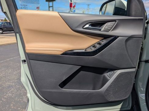 Used 2025 Chevrolet Equinox ACTIV w/ Safety and Technology Package image 9