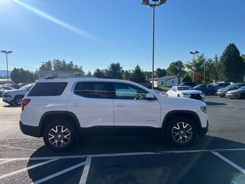 Used 2023 GMC Acadia SLT AWD/4WD image 7