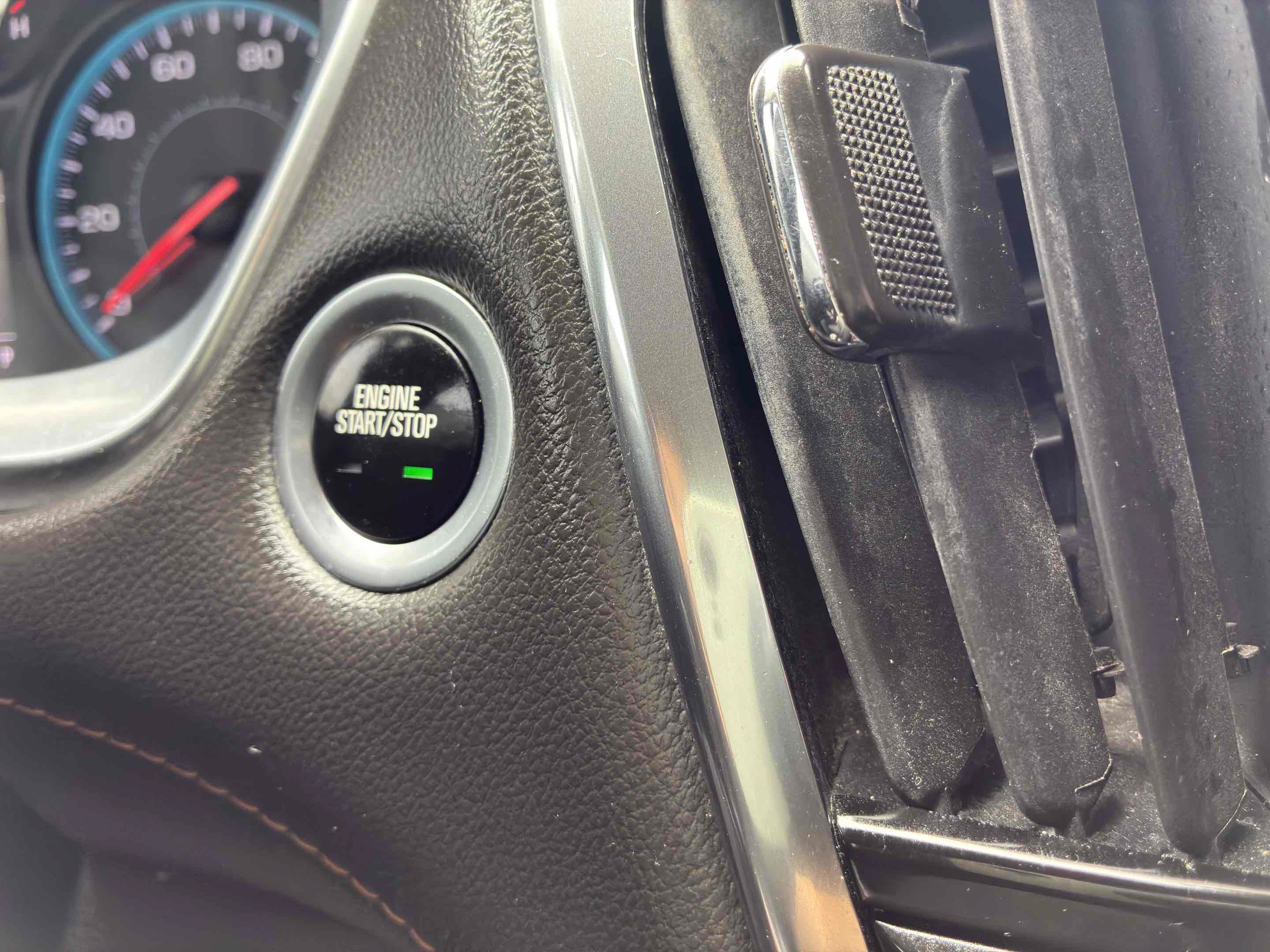 Used 2020 Chevrolet Traverse LS FWD image 29
