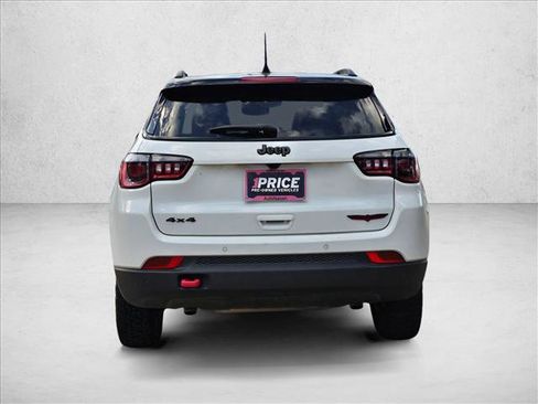 Used 2025 Jeep Compass Trailhawk AWD/4WD image 6