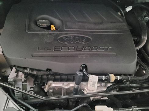 Used 2017 Ford Escape SE w/ SE Sport Appearance Package image 30