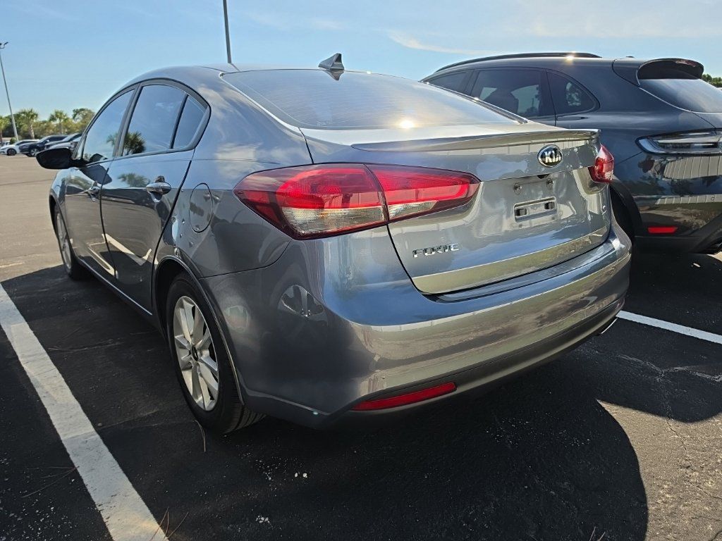 Used 2017 Kia Forte S FWD image 13