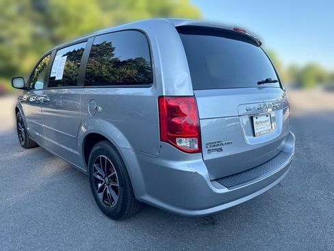 Used 2016 Dodge Grand Caravan SE FWD image 6