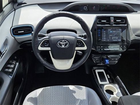 Used 2017 Toyota Prius Three w/ Advanced Technology Package image 5