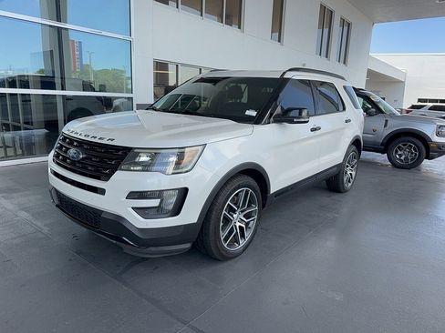 Used 2016 Ford Explorer Sport w/ Equipment Group 401A AWD/4WD image 2