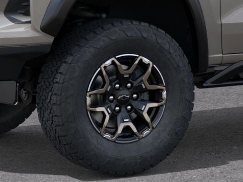 New 2026 Chevrolet Colorado ZR2 w/ Technology Package AWD/4WD image 9
