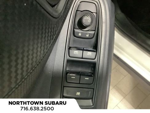 Used 2018 Subaru Crosstrek 2.0i Premium image 11
