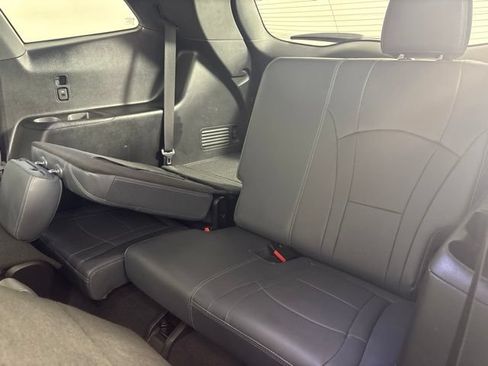 Used 2023 Buick Enclave Essence w/ Experience Buick Package AWD/4WD image 27