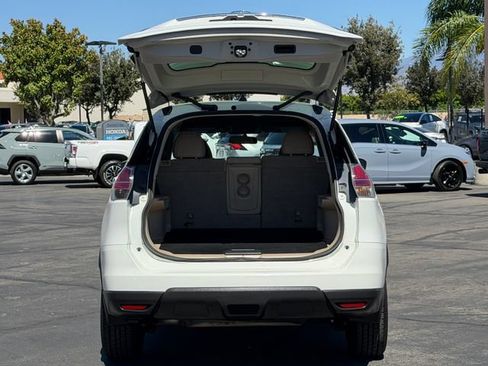 Used 2016 Nissan Rogue S FWD image 6