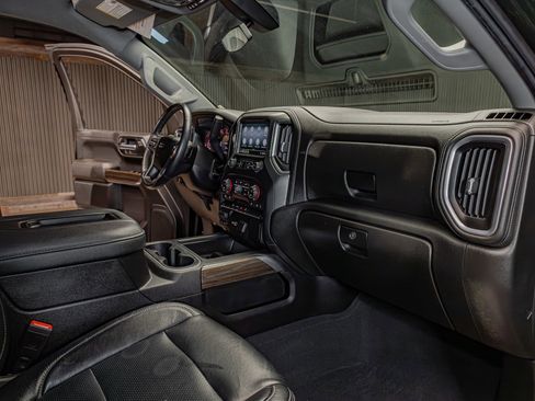 Used 2021 Chevrolet Silverado 1500 LT Trail Boss w/ Bed Protection Package image 13