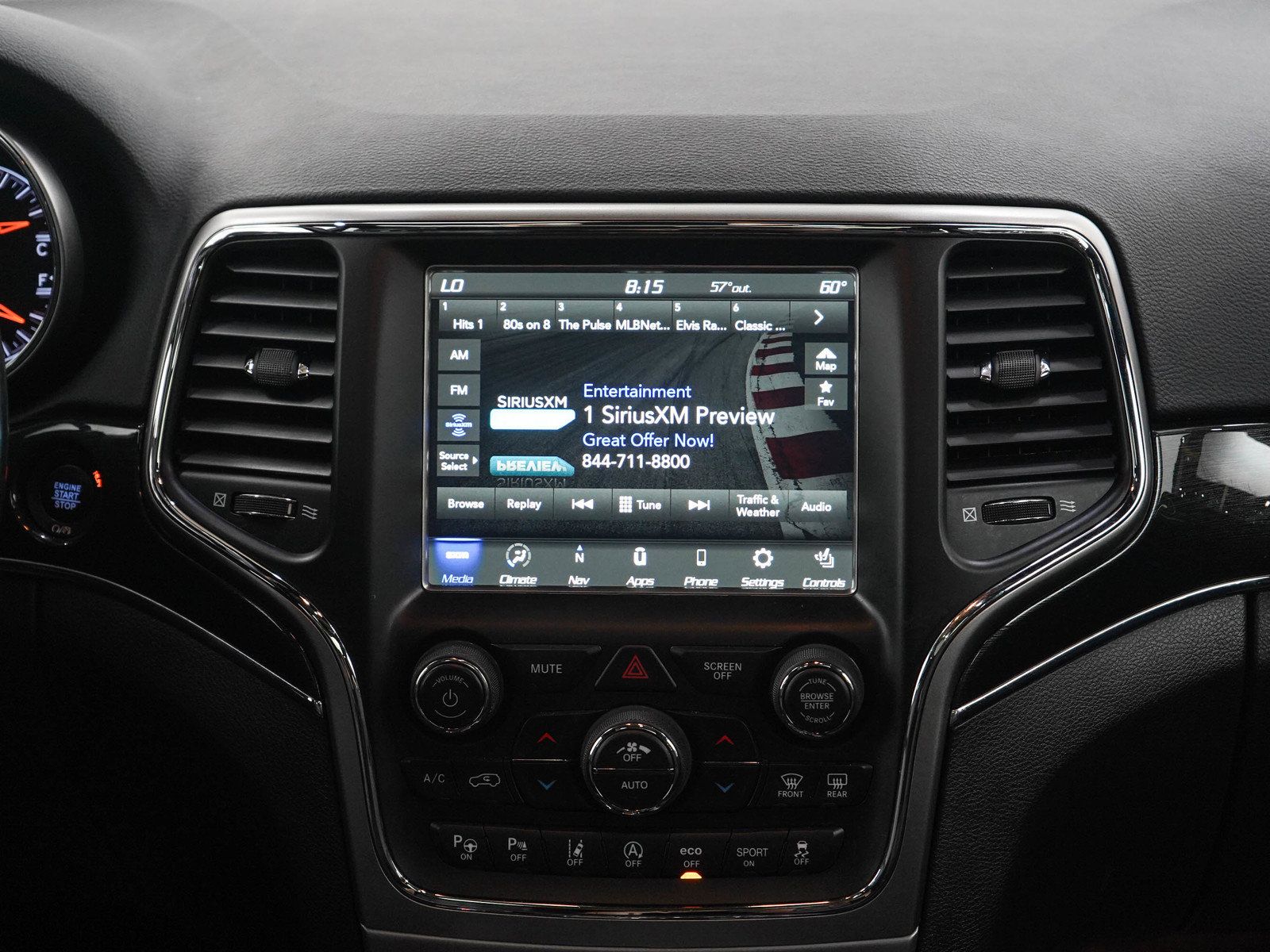 Used 2018 Jeep Grand Cherokee Trailhawk w/ Trailhawk Luxury Group AWD/4WD image 15