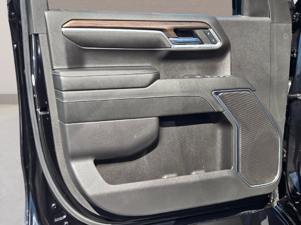 Used 2023 Chevrolet Silverado 1500 LT AWD/4WD image 20