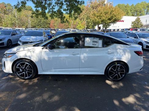 New 2025 Nissan Sentra SR image 4