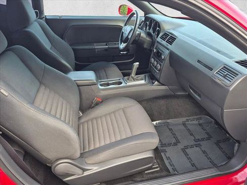 Used 2013 Dodge Challenger R/T RWD image 19