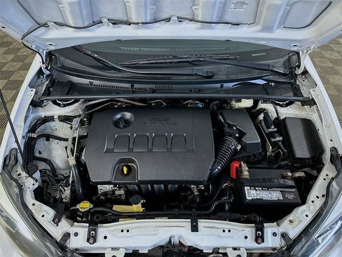 Used 2017 Toyota Corolla SE image 33