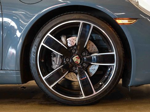 Used 2017 Porsche 911 Carrera image 16
