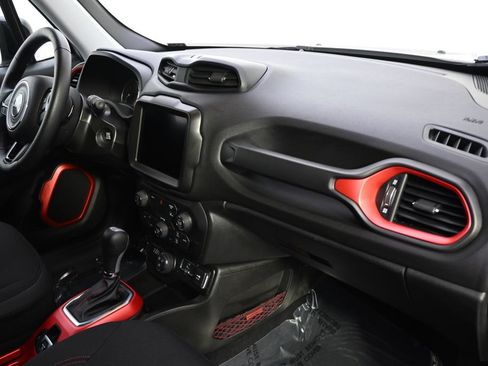 Used 2022 Jeep Renegade Trailhawk AWD/4WD image 15