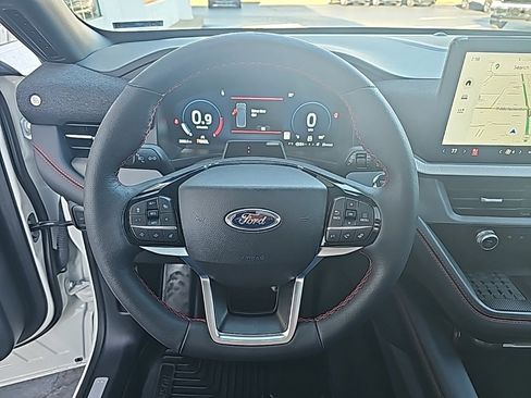 Used 2025 Ford Explorer ST-Line w/ Premium Package image 16