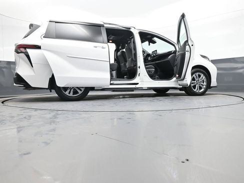 Certified 2023 Toyota Sienna XSE w/ XSE Plus Package image 51