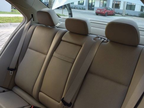 Used 2014 Mercedes-Benz C 300 4MATIC Sedan image 44