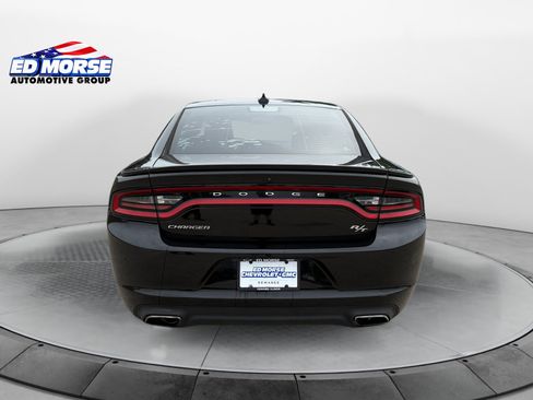 Used 2016 Dodge Charger R/T w/ Premium Group RWD image 4