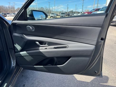 New 2026 Hyundai Elantra Limited image 27