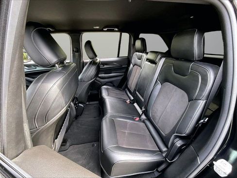 Certified 2023 Jeep Grand Cherokee Altitude AWD/4WD image 21