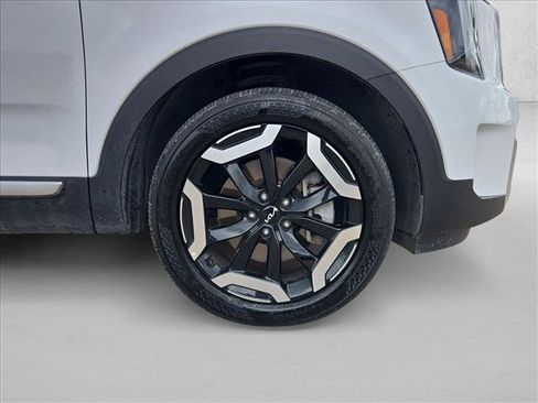 Used 2025 Kia Telluride S FWD image 22