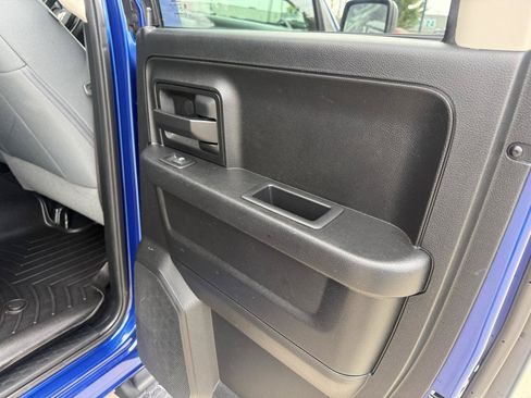 Used 2017 RAM 1500 Express AWD/4WD image 20