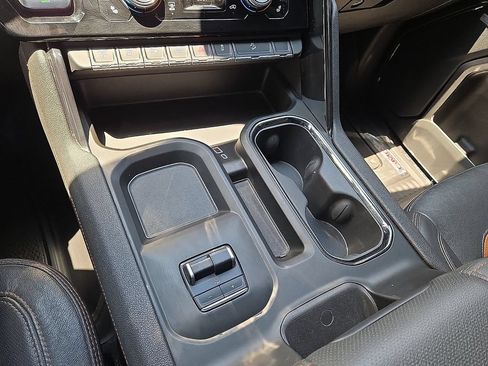 Used 2024 GMC Sierra 2500 AT4 w/ AT4 Premium Plus Package AWD/4WD image 29