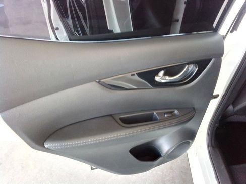 Used 2017 Nissan Rogue Sport SL FWD image 21