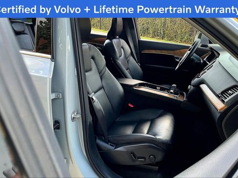Certified 2025 Volvo XC90 B6 Plus image 9