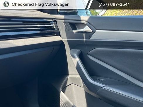 Used 2025 Volkswagen Jetta Sport image 29