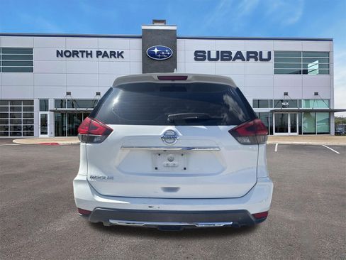 Used 2017 Nissan Rogue S FWD image 4