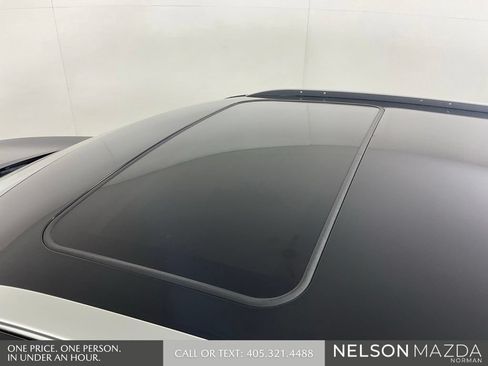 Used 2017 Lexus RX 450h AWD w/ Luxury Package image 34