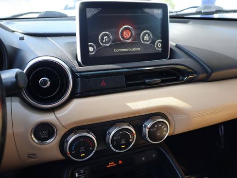 Used 2017 MAZDA MX-5 Miata RF Grand Touring RWD image 16