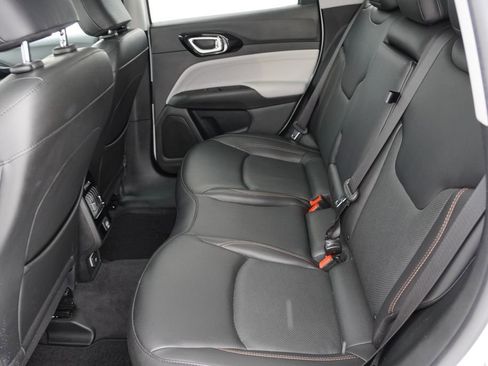 Certified 2022 Jeep Compass Limited image 18