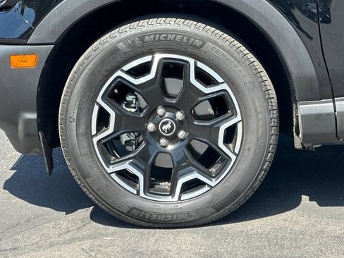 Certified 2025 Ford Bronco Sport Outer Banks w/ Outer Banks Tech Package+ AWD/4WD image 29