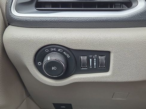 Used 2024 Chrysler Pacifica Limited FWD image 26
